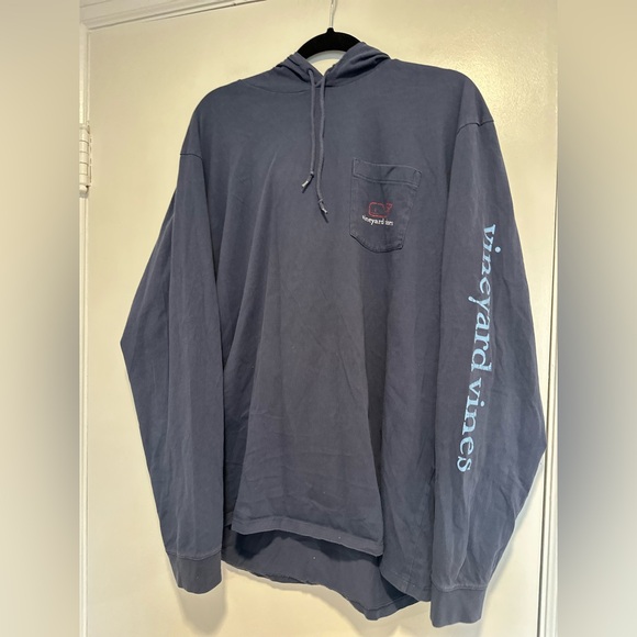 Vineyard Vines Sz: XL Gray Long Sleeve American Flag Whale Logo Top w/Pocket. - Picture 3 of 11